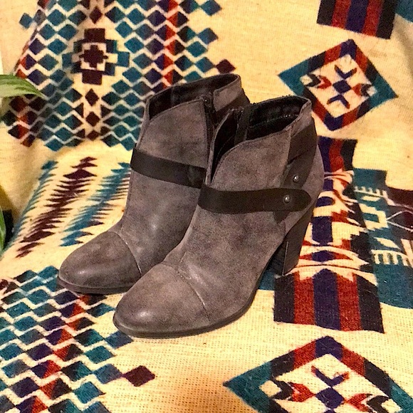 Cityclassified Shoes - Grey & Black Ankle Boot by Cityclassified